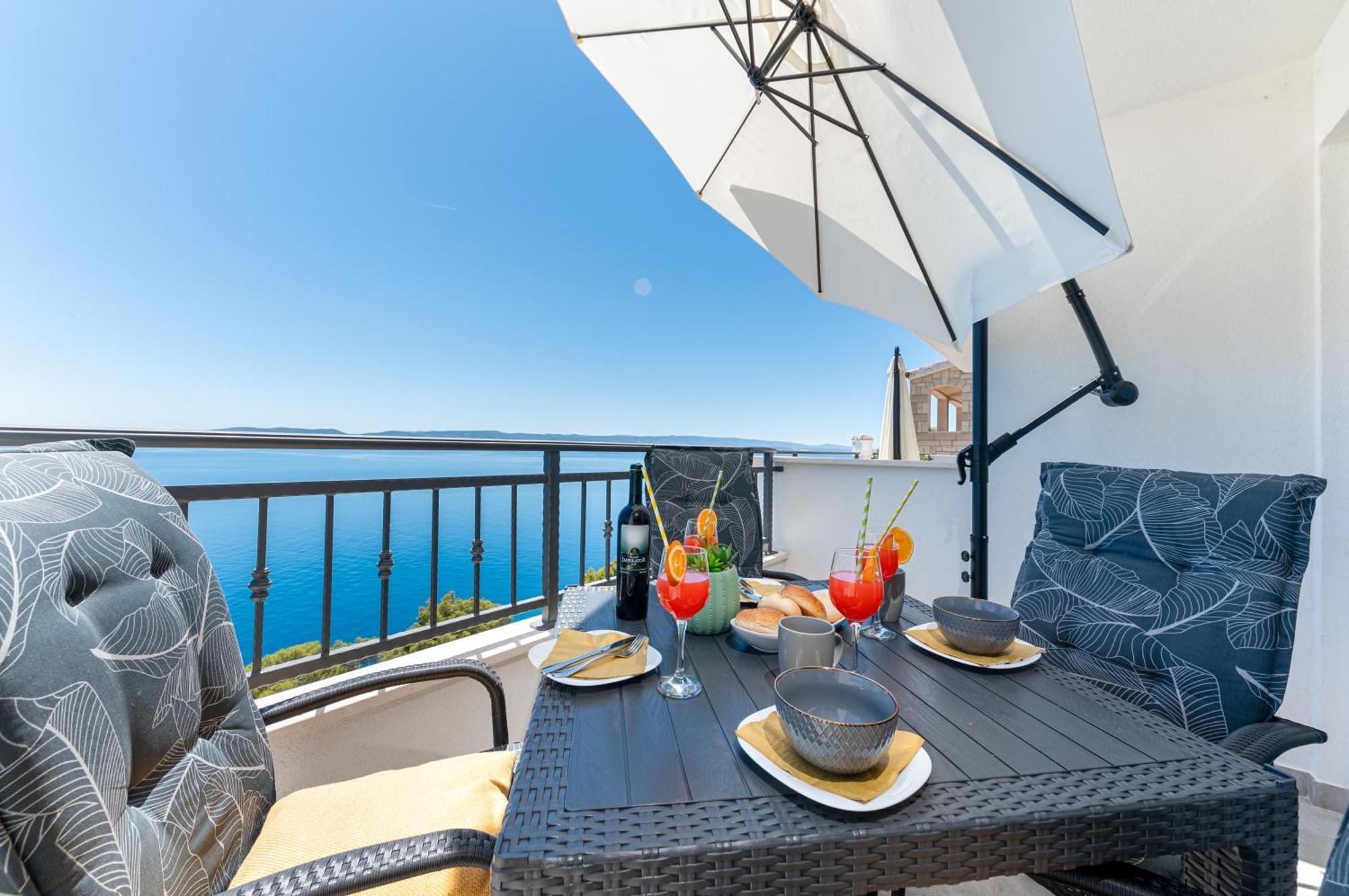 Seaview Apartments Nives Brela Rom bilde