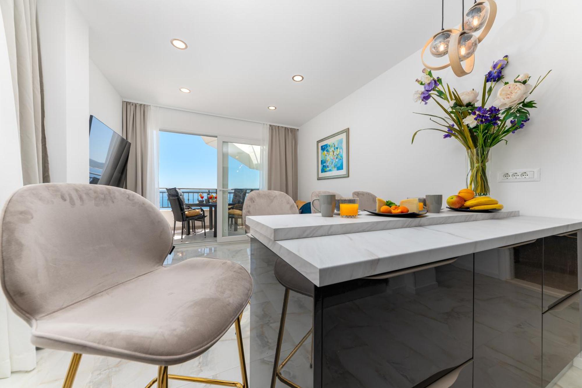 Seaview Apartments Nives Brela Rom bilde
