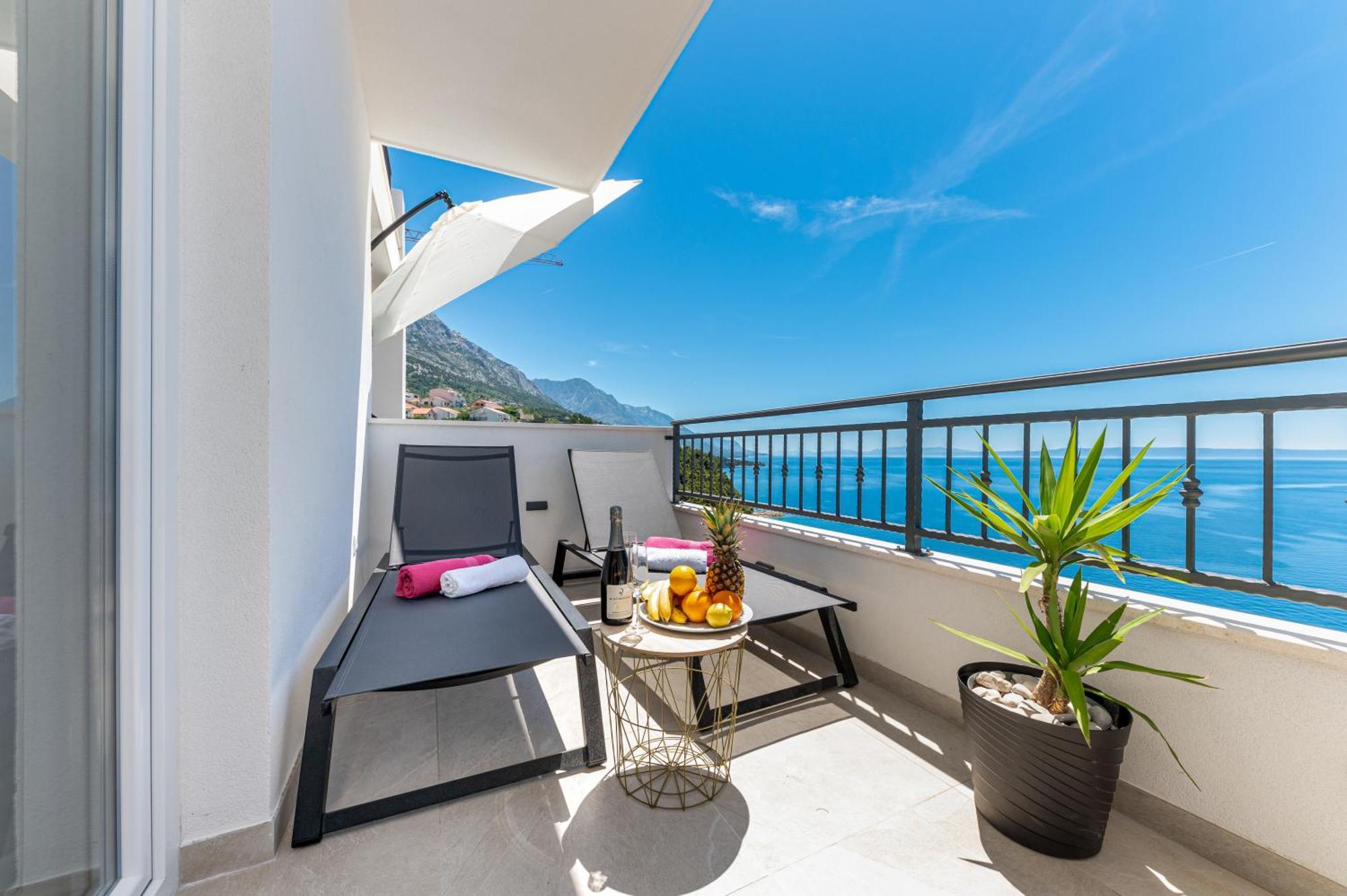 Seaview Apartments Nives Brela Eksteriør bilde