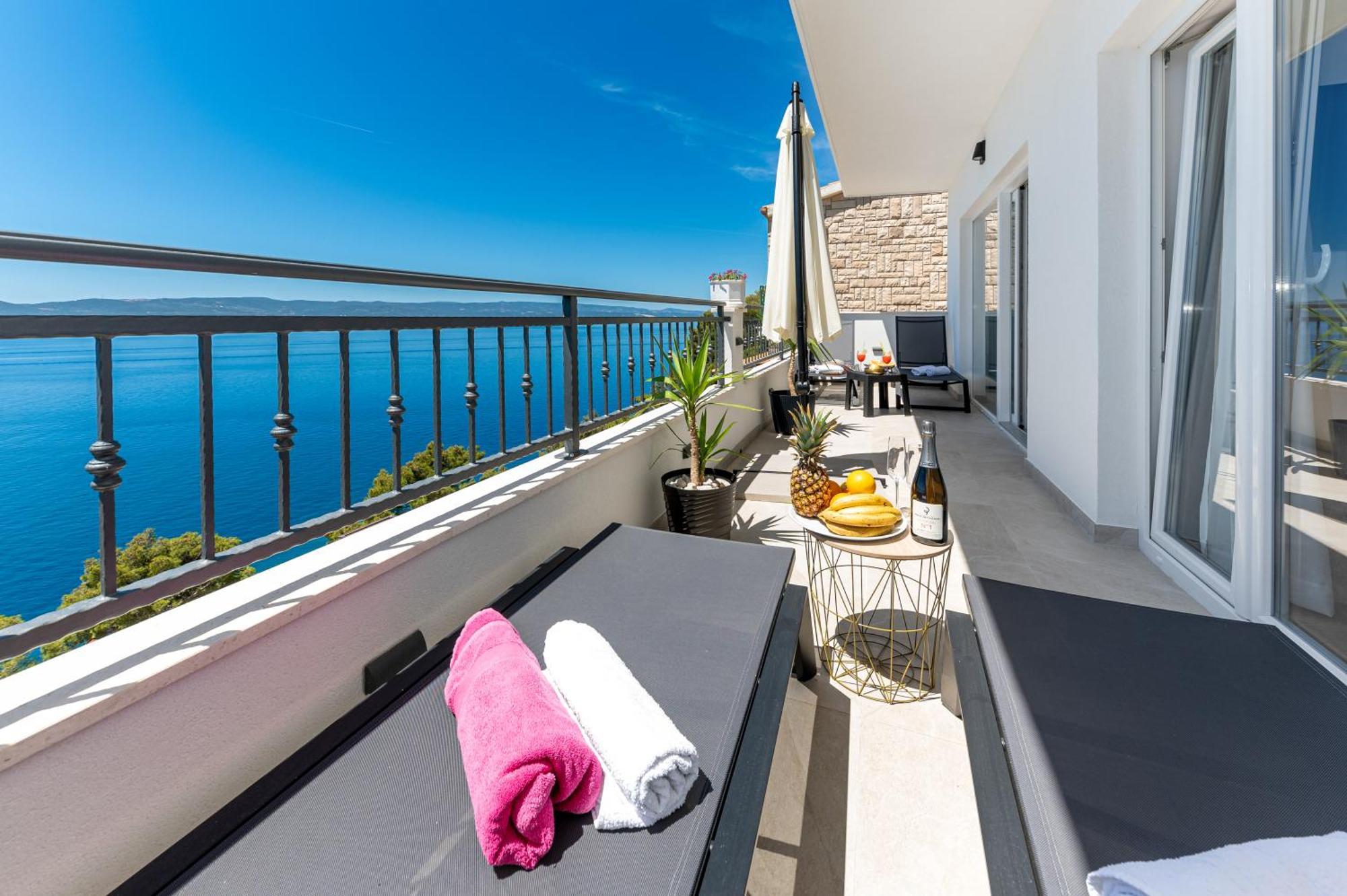 Seaview Apartments Nives Brela Eksteriør bilde